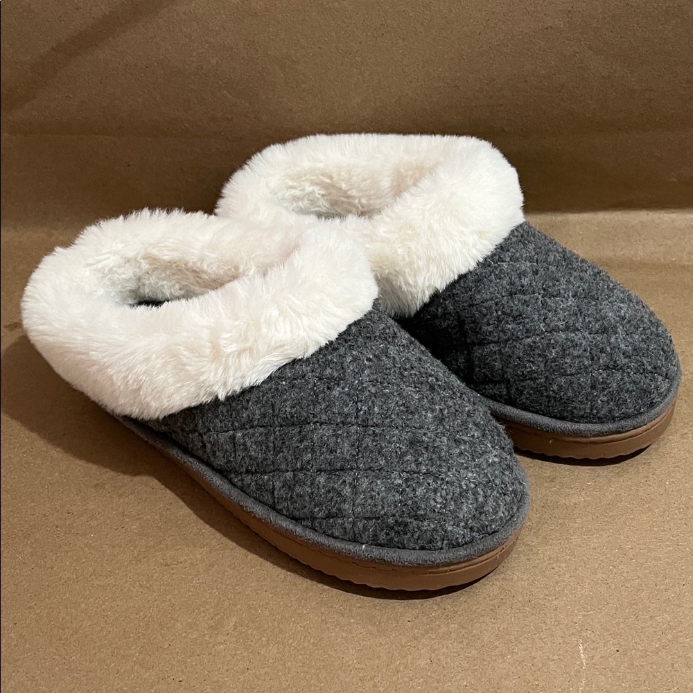 Dearfoams Charcoal Slippers with Cream Lining